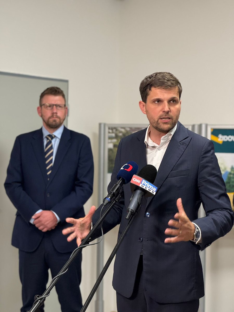 hladikpe's tweet image. 🐟 Úhyn desítek tun ryb v Dyji na přelomu června a července mě osobně hodně zasáhl. Díky moc @MarekVyborny a Povodí Moravy za svolání dnešního jednání v Břeclavi, kde se vedla odborná debata nejen s odborníky, ale i se zástupci rybářského svazu starosty místních obcí a dalšími.…