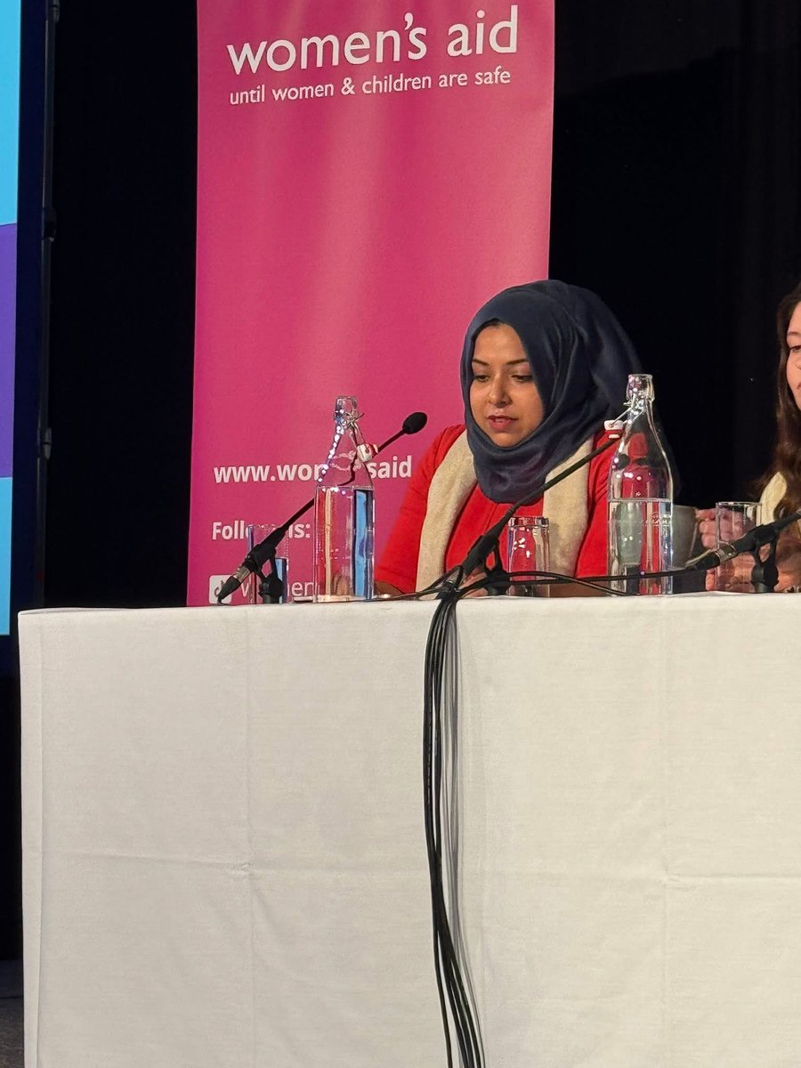 RoshniBham's tweet image. A huge thank you to @ApsanaBegumMP for being such a powerful and inspirational speaker at the @womensaid conference. Her strength in sharing her journey as a survivor of domestic abuse moved us all. 💜
#WomensAid #DomesticAbuseAwareness #Inspiration
