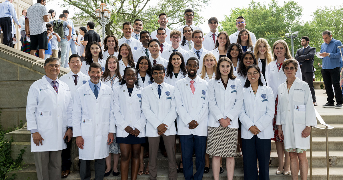CleClinicNews's tweet image. Welcome to the Cleveland Clinic Lerner College of Medicine Class of 2030!
Student participated in a White Coat Ceremony, which symbolizes their entry into the medical profession.