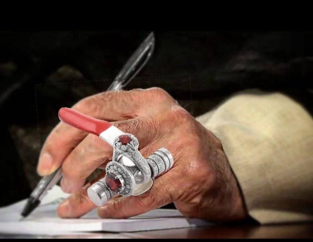 Sina___s1989's tweet image. ✍️عاغا انگشتر جنگ را از دست درآورده و انگشتر موسوم به بست گاز شیردار
(که درواقع همان پدافند نشت گاز میباشد)
را با چند واشر اضافی به دست کرد.
(:
موساد در یک قدمی آغا قدم میزند...
#موشعلی