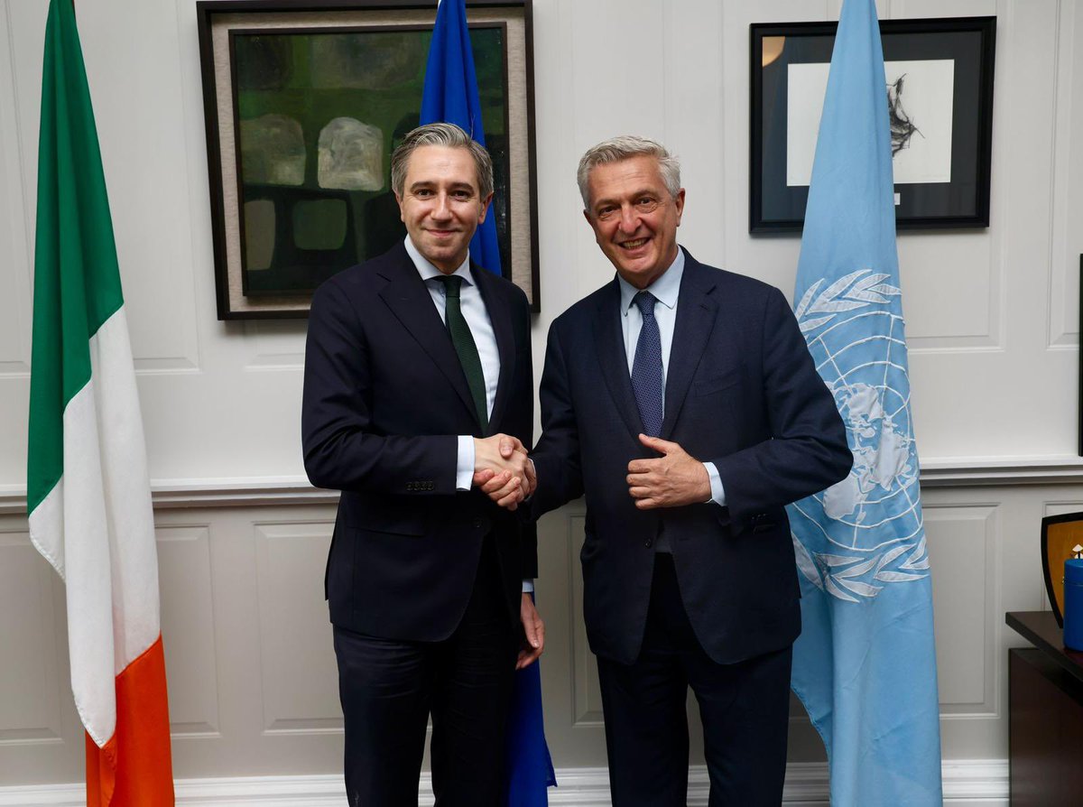 FilippoGrandi's tweet image. As part of a great visit to Dublin I had an excellent discussion with #Tánaiste @SimonHarrisTD — we agreed that Ireland’s strong support for a rules-based, multilateral system is invaluable in a crisis-ridden world and remains a beacon of hope for all victims of war and violence.