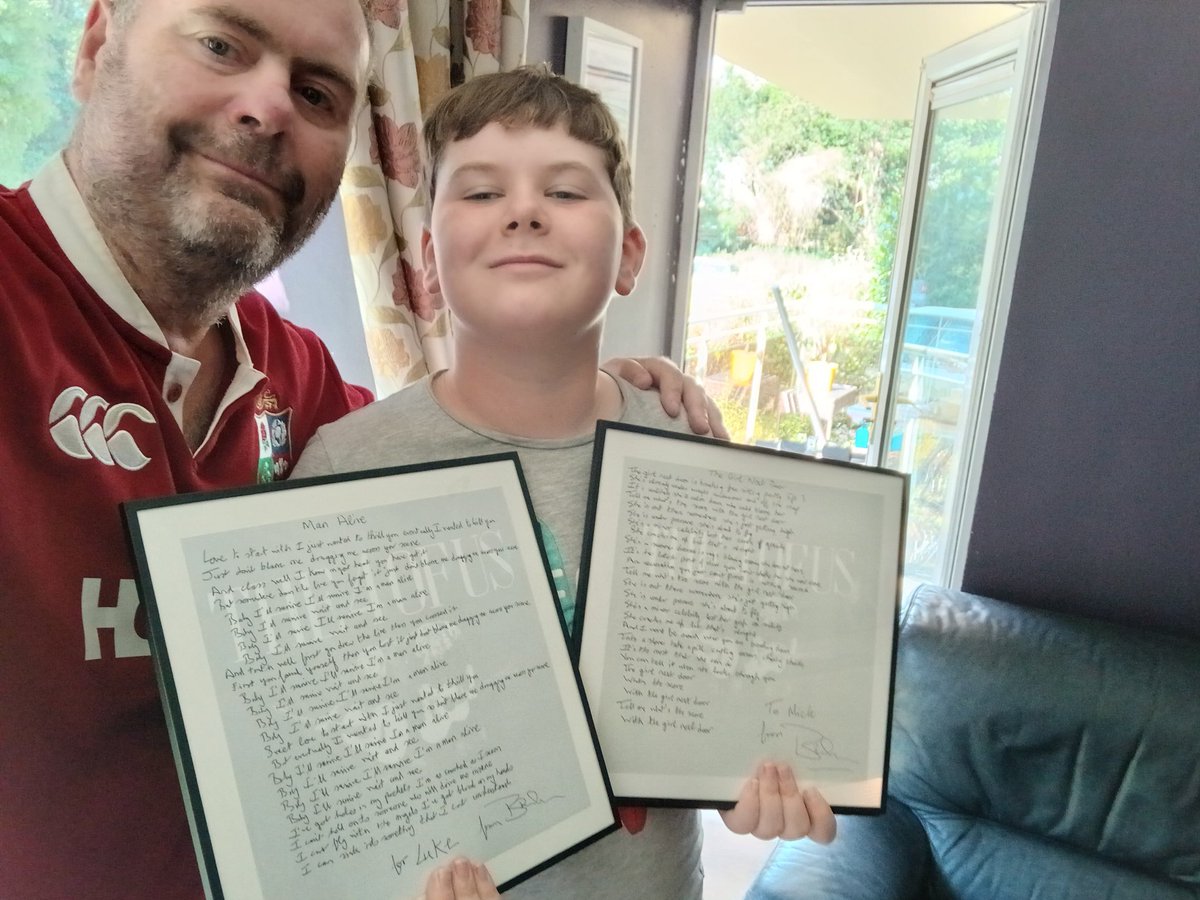 Congrats to Luke, last week's winner! Your turn? Subscribe below for 3 free songs and a chance to win your choice of handwritten lyrics plus exclusive merch!
bit.ly/the4ofus-3free…