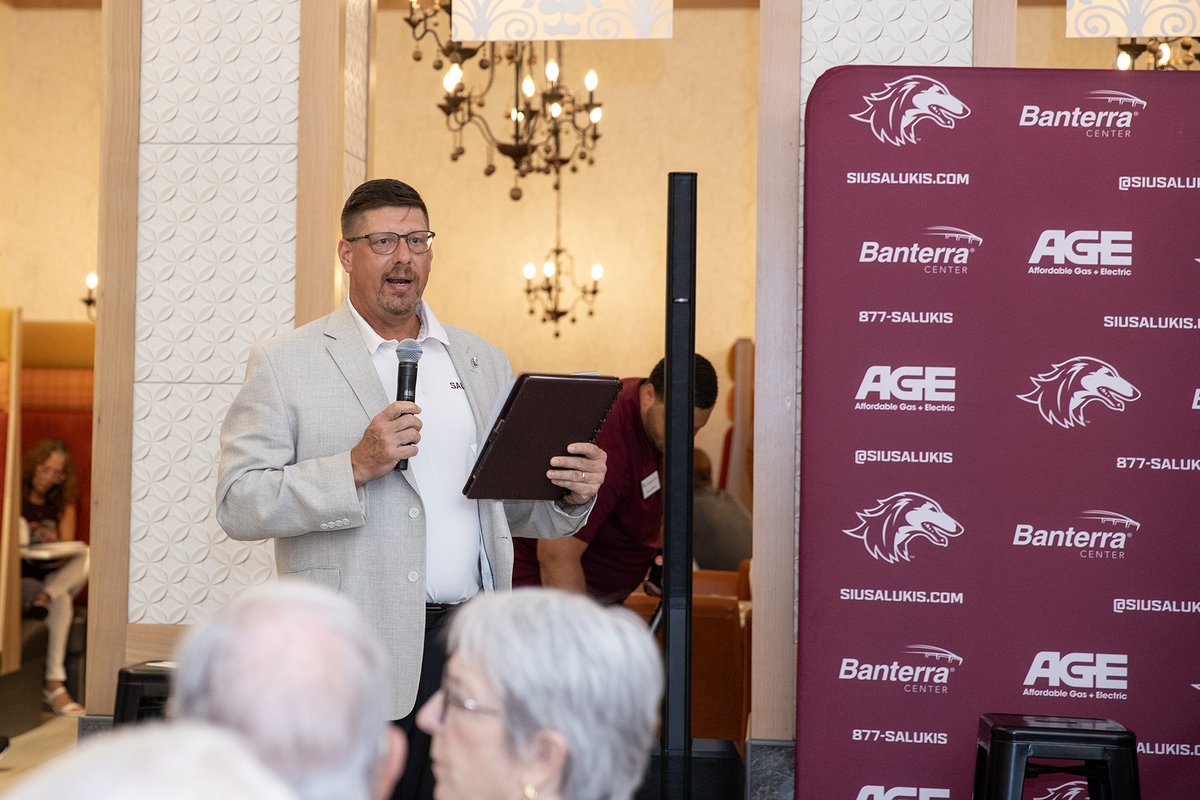 SIUFoundation's tweet image. The Saluki Coaches Unleashed Tour kicked off with 110 fans at Walker’s Bluff! AD Tim Leonard &amp;amp; Saluki coaches shared updates, stories &amp;amp; took questions. Next stops:
July 22 – Marion @ 5 pm
July 28 – Du Quoin @ 5 pm
July 31 – Murphysboro @ 5 pm
August – Metropolis &amp;amp; Pinckneyville