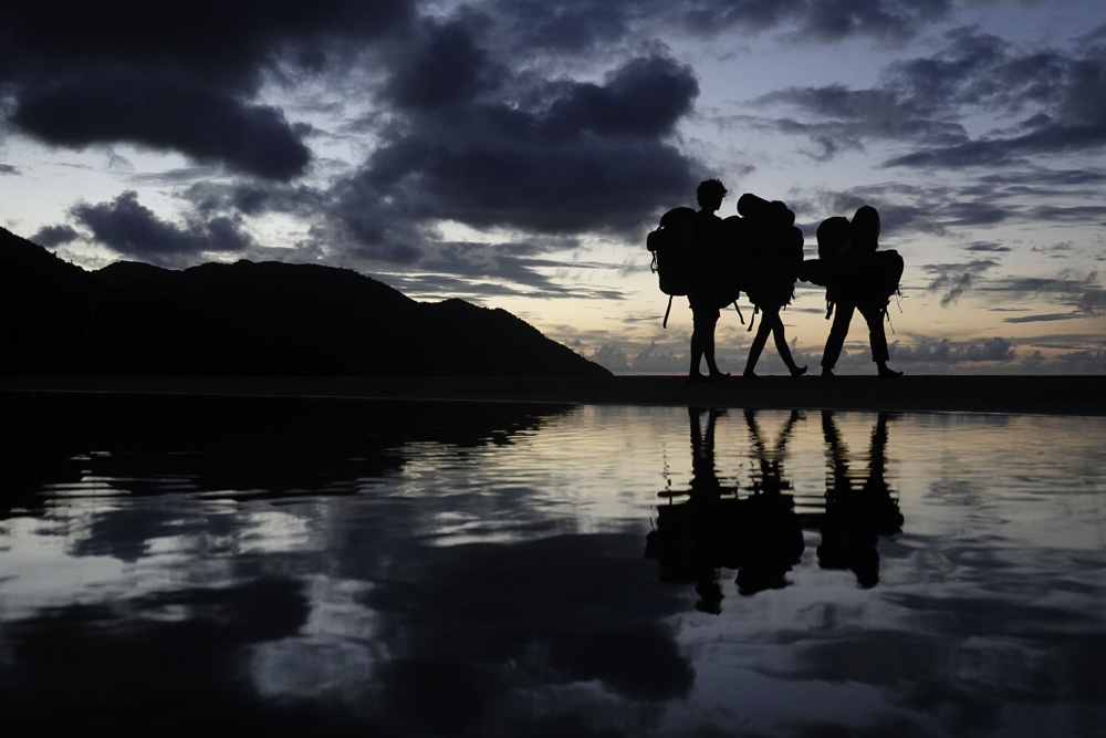 Cámara Oscura (@torre_tavira) on Twitter photo Hoy comienza una nueva edición de <a href="/espanarumbosur/">España Rumbo al Sur</a> con Colombia como destino. ¡Mucha suerte a tod@s l@s participantes, en especial a l@s expedicionari@s gaditan@s! ¡Disfrutad al máximo de esta increíble experiencia! ¡Os esperamos a la vuelta!
📷 José Cuesta (<a href="/espanarumbosur/">España Rumbo al Sur</a>) Hoy comienza una nueva edición de <a href="/espanarumbosur/">España Rumbo al Sur</a> con Colombia como destino. ¡Mucha suerte a tod@s l@s participantes, en especial a l@s expedicionari@s gaditan@s! ¡Disfrutad al máximo de esta increíble experiencia! ¡Os esperamos a la vuelta!
📷 José Cuesta (<a href="/espanarumbosur/">España Rumbo al Sur</a>)