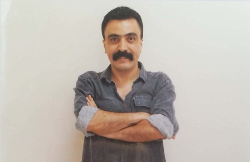 Bugün bir kez daha hapishanede kutladık Selçuk Kozağaçlı'nın doğumgününü...

İyi ki doğduğuna, iyi ki böyle olduğuna ve iyi ki dostum olduğuna bin minnetle...

Selçuk her sözü "Biz kazanacağız!" diye bitirir  ya; bence, adının yeşerdiği her yerde çoktan o kazanmıştır zaten.