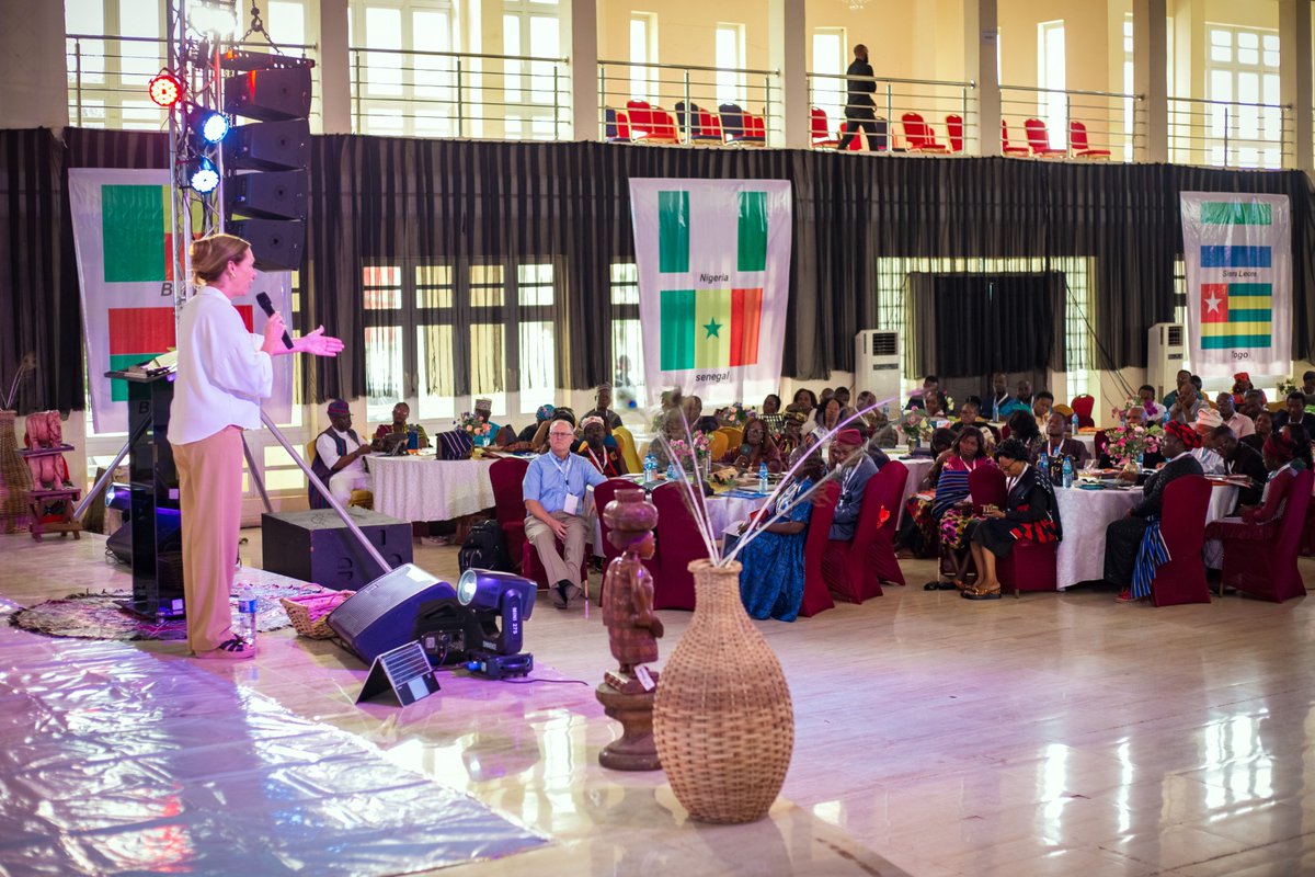 WAACSummit's tweet image. Dr. Julie Cooper, PhD: 

"It is not just an experience but an eternal wound. Trauma changes the way children develop. Survival is not enough for children. Trauma is so common and has become a way of life. We can provide better for children going through trauma." 

#WAACSUMMIT