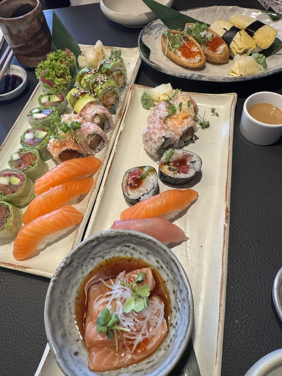 Ying819's tweet image. Cityscape &amp;amp; Sushi day 🏙️ 🍣