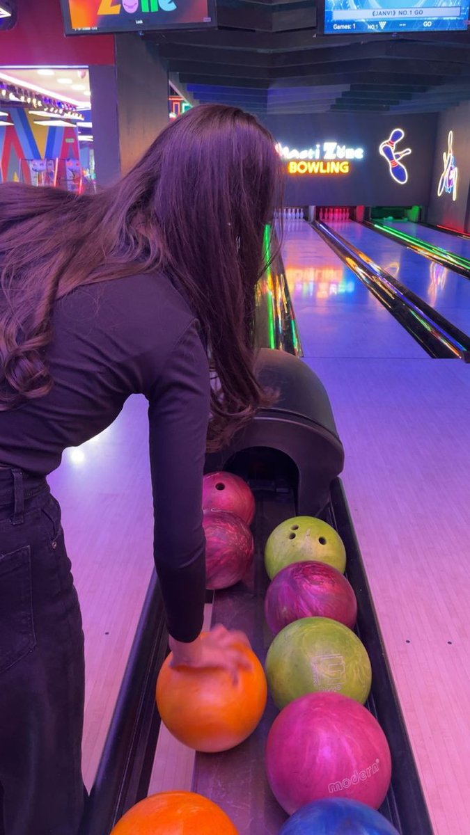 AliceAlice185's tweet image. Pin it to win it.
#bowlingnight #goodtimes #strike #weekendvibes #funwithfriends #bowlinglife #letsbowl #gameon #neonvibes #nightout #bowlingfun #bowlers #justchillin