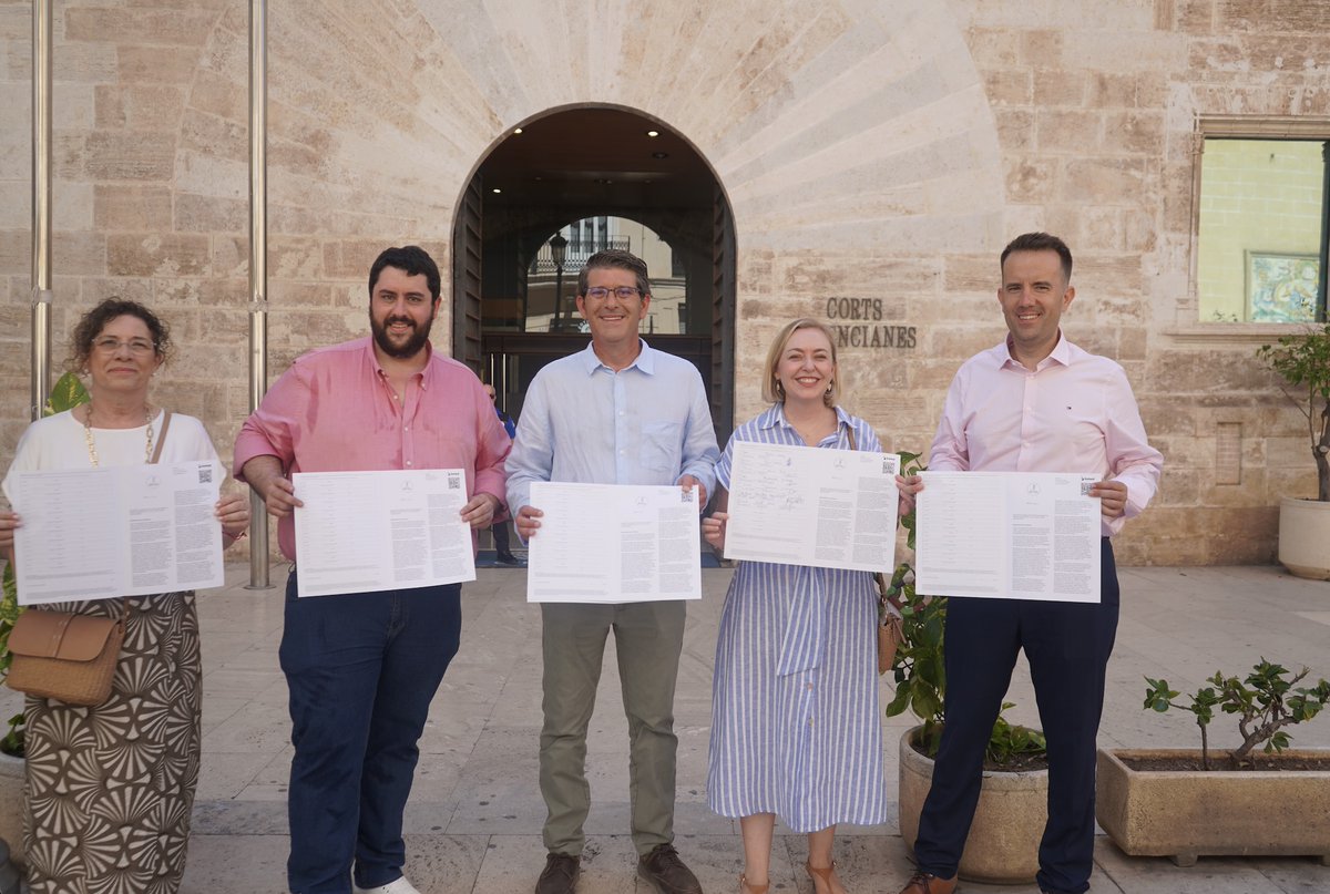 tucomarca.com (@tucomarca) on Twitter photo La Unió Municipalista inicia la recollida de firmes per a reformar la Llei electoral davant Les Corts Valencianes. <a href="/UMunicipalista/">Municipalistas</a> <a href="/JorgeRodrigz_/">Jorge Rodríguez | Alcalde Ontinyent</a> <a href="/nataliaenguix/">Natalia</a> <a href="/EnsUneix/">ENS UNEIX</a>
tucomarca.com/wordpress/segu… La Unió Municipalista inicia la recollida de firmes per a reformar la Llei electoral davant Les Corts Valencianes. <a href="/UMunicipalista/">Municipalistas</a> <a href="/JorgeRodrigz_/">Jorge Rodríguez | Alcalde Ontinyent</a> <a href="/nataliaenguix/">Natalia</a> <a href="/EnsUneix/">ENS UNEIX</a>
tucomarca.com/wordpress/segu…