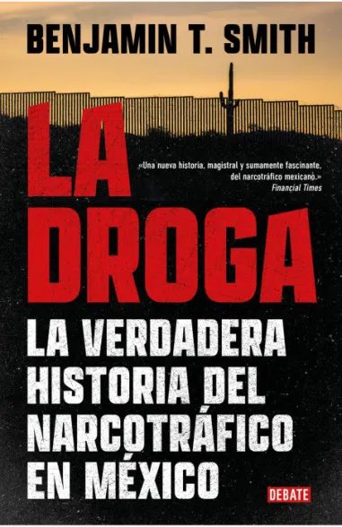 perezricart's tweet image. Ayer tuvimos casa llena en @SandorMaraiCDMX para escuchar al historiador británico Benjamin Smith hablar de su último libro “La droga: la verdadera historia del narcotráfico en México”.
Con presencias como las del profesor Smith, nuestro proyecto librero sigue creciendo.