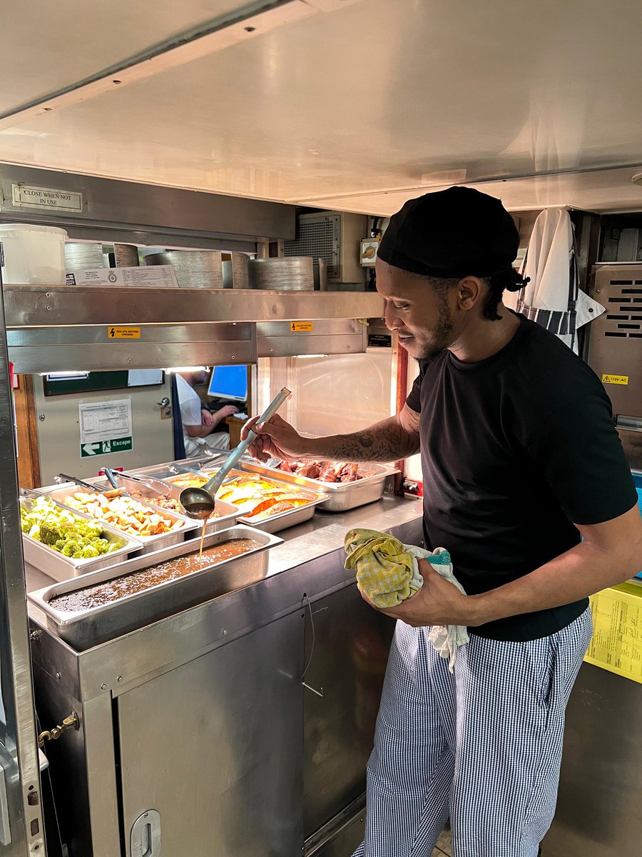 HMSMiddleton's tweet image. Meet Leading Hand Caterer Manasa ‘JJ’ Jacobs, the talent behind our award-winning galley team! 👨🍳⚓
A mouth-watering choice of slow-cooked lamb or pan-fried salmon with rice, roasties, & broccoli. 🍽️
Thanks Chefs for keeping our crew fuelled! 🙌
#SeaPower
#RoyalNavyCatering