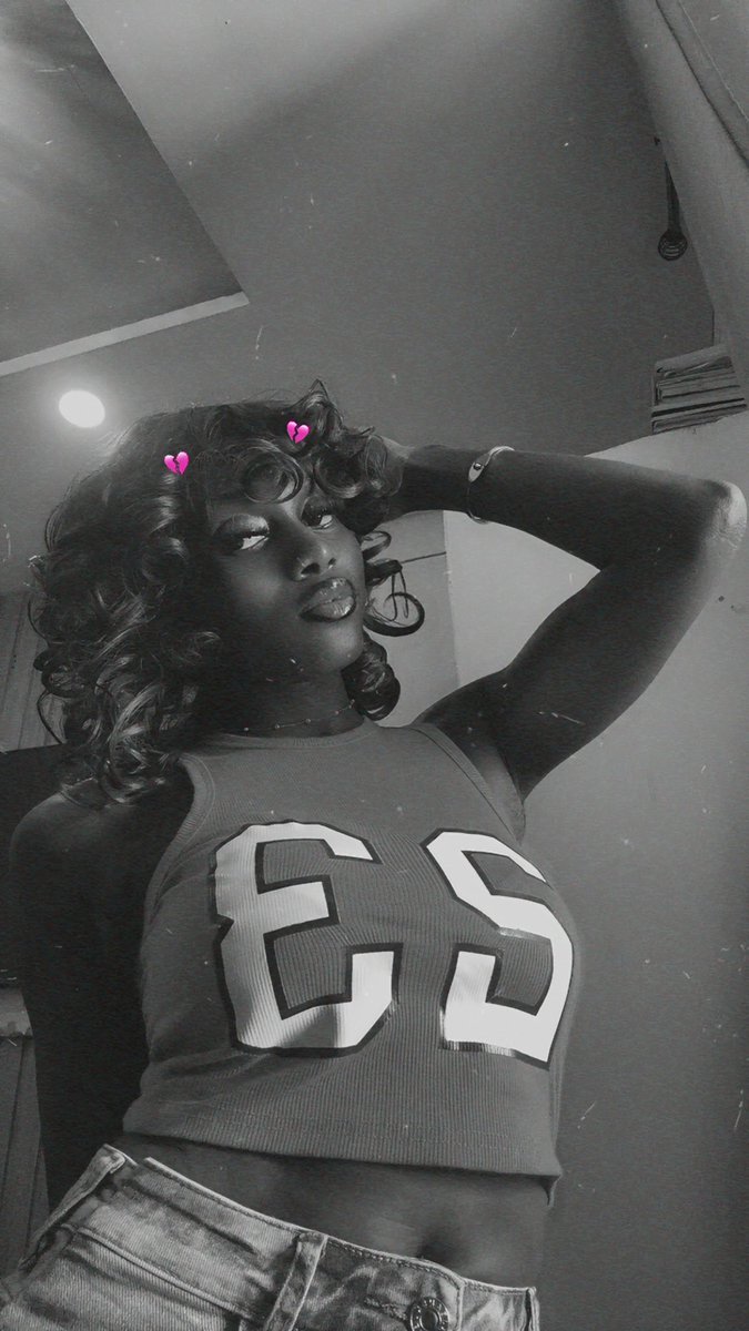 FiannaDeclutter's tweet image. Your soul’s mine.🫠