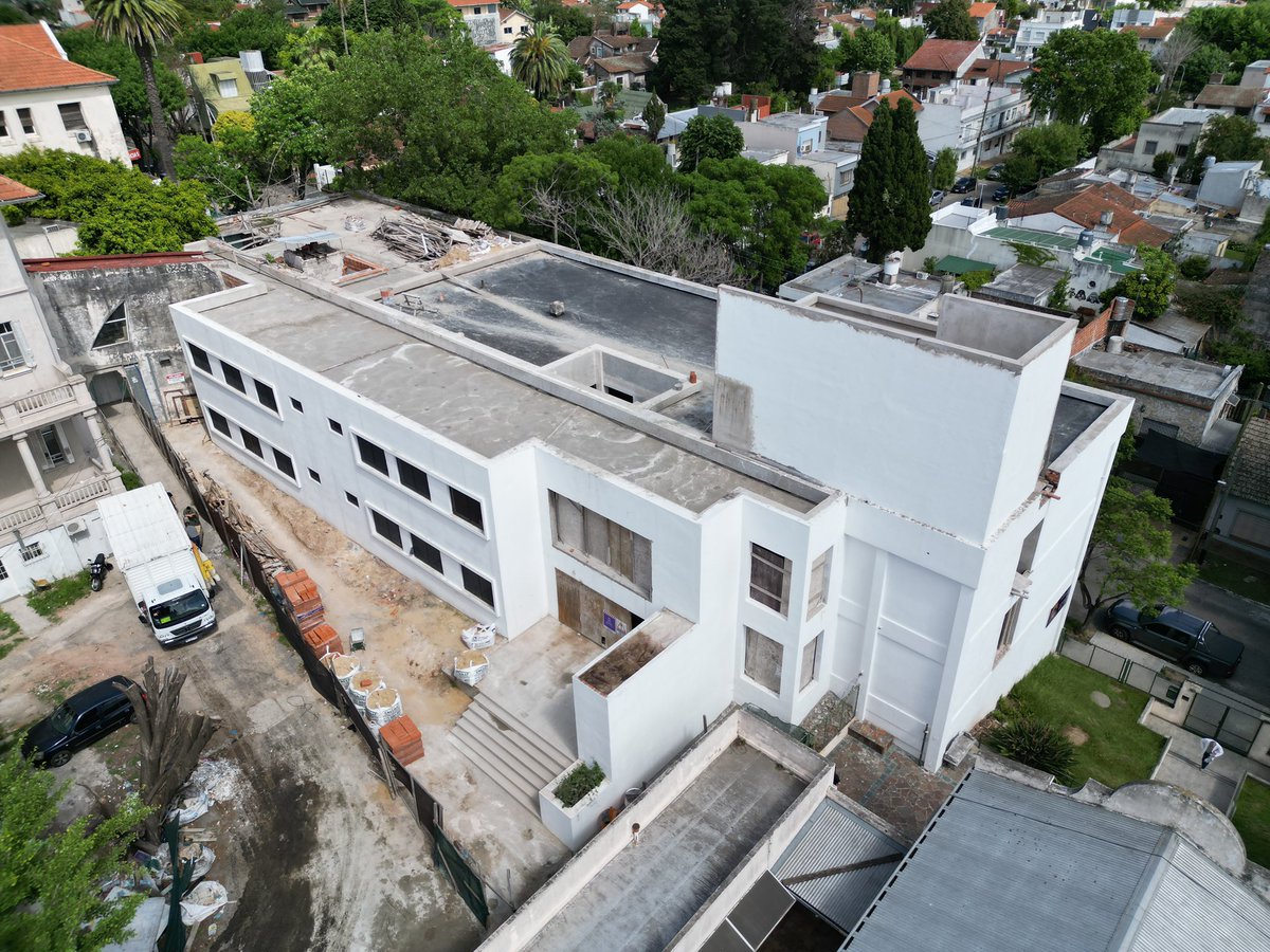 MInfraPBA's tweet image. 🏥 Seguimos con la construcción del pabellón pediátrico del Hospital Iriarte en #Quilmes
El nuevo edificio contará con dos pisos, 26 habitaciones, 46 camas de internación y guardia que permitirán ampliar el acceso público a la salud, mejorando el servicio a miles de bonaerenses.