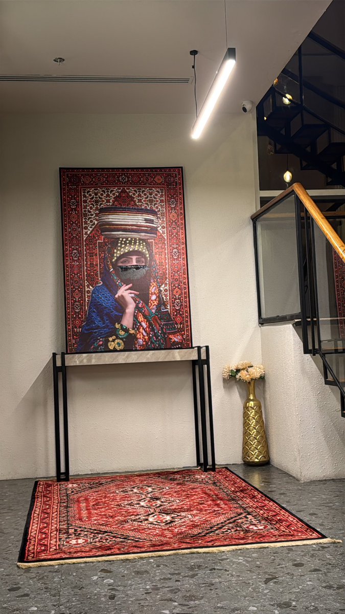 في حفظ الله يا وجهٍ حداني لين حديته
على درب الغياب اللي يسجه كل ملتاعي

تمادى بالخطا والظلم والبهتان واهديته 
خروجٍ ما يجي عقبه رجوع ولا تجماعي .