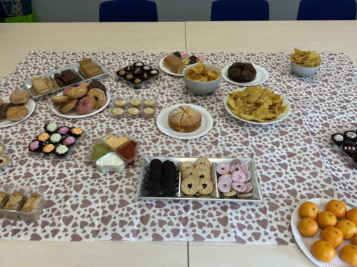 esneft_talent's tweet image. Yesterday we had an office baby shower to celebrate our lovely Pami, who begins her maternity leave this week! 🍼
Good luck Pami, and best wishes from the whole team - we will miss you very much! 🩵