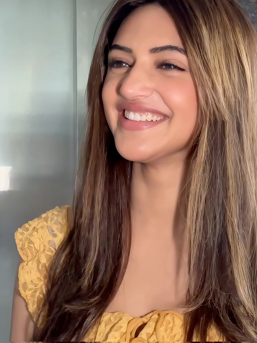 FilmiSpark's tweet photo. Pretty Smile My Favourite Sreeleela ❤️😊

#Sreeleela https://t.co/cfSnJViaoj