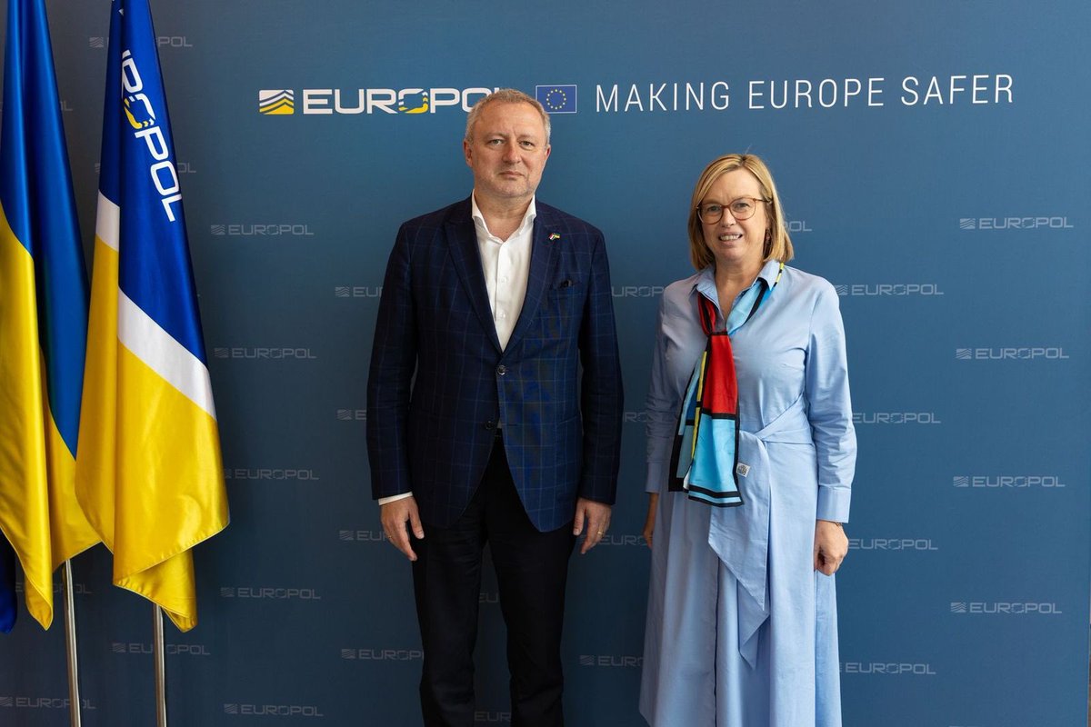 AndriyKostinUa's tweet image. Had a productive meeting with Catherine De Bolle, Executive Director of @Europol. I recall our fruitful cooperation in my previous capacity and look forward to continuing and strengthening it in the future.
Ukraine greatly values its effective cooperation with Europol in…