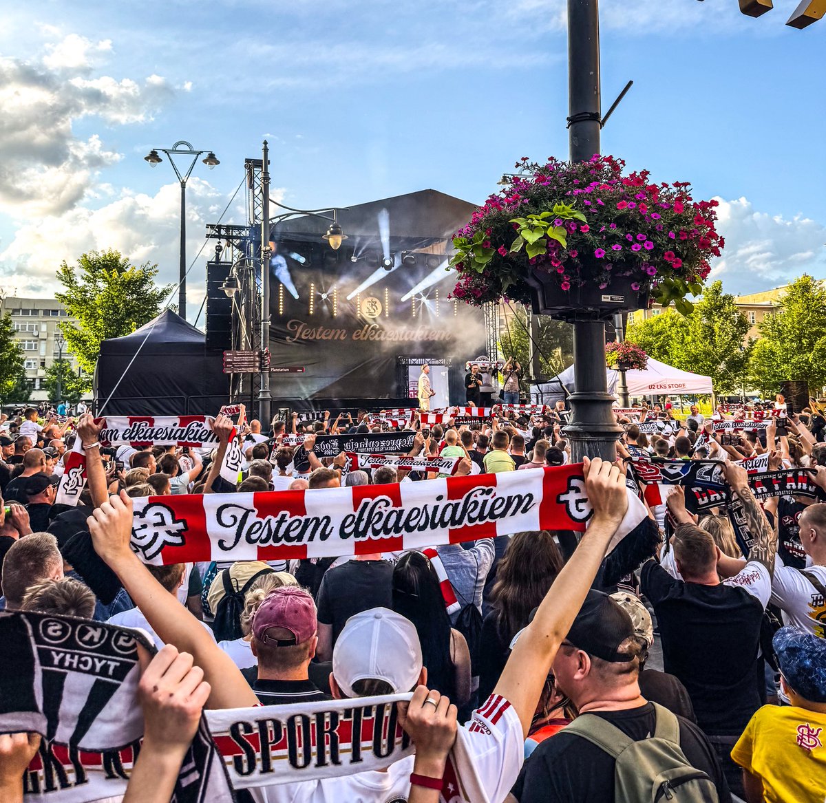 Piknik08 tweet media