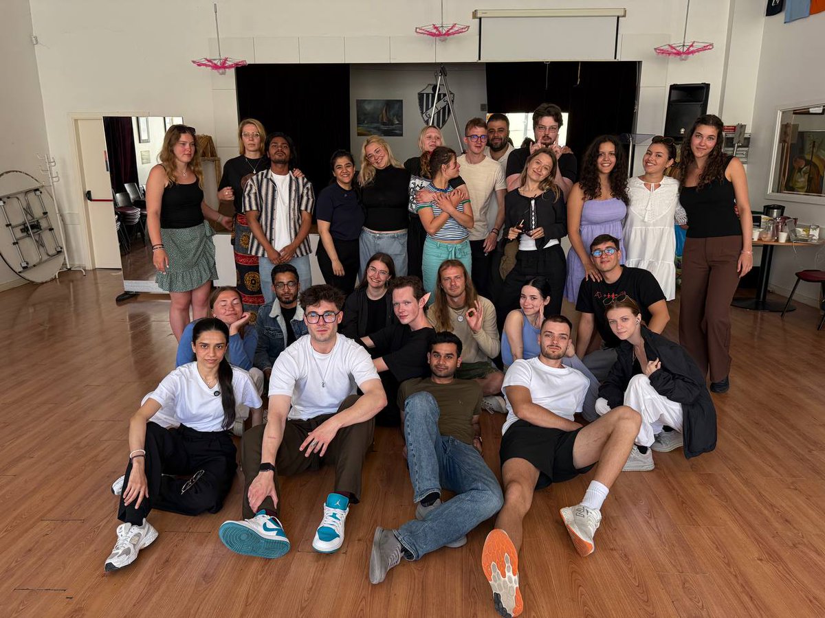 LokwaniMayur's tweet photo. YE: Career Pathways in Portugal.

Such a wonderful experience with wonderful people. Got to learn about CV writing, approaching people and changed my perspective around entrepreneurship. 

Thank you for everything.

Thanks to TDM Portugal. https://t.co/wGHpQpSx1K