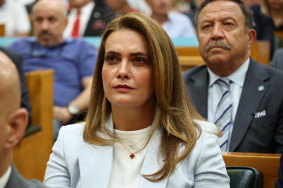 imrennilayt's tweet image. Gelin, Cumhuriyete sahip çıkalım!
Gelin, vatandaşlığa sahip çıkalım!
Gelin, Türklüğe sahip çıkalım!
Gelin, bu ihanet sürecine karşı güç birliği yapalım! @MDervisogluTR
#BüyükTürkMilletiyiz