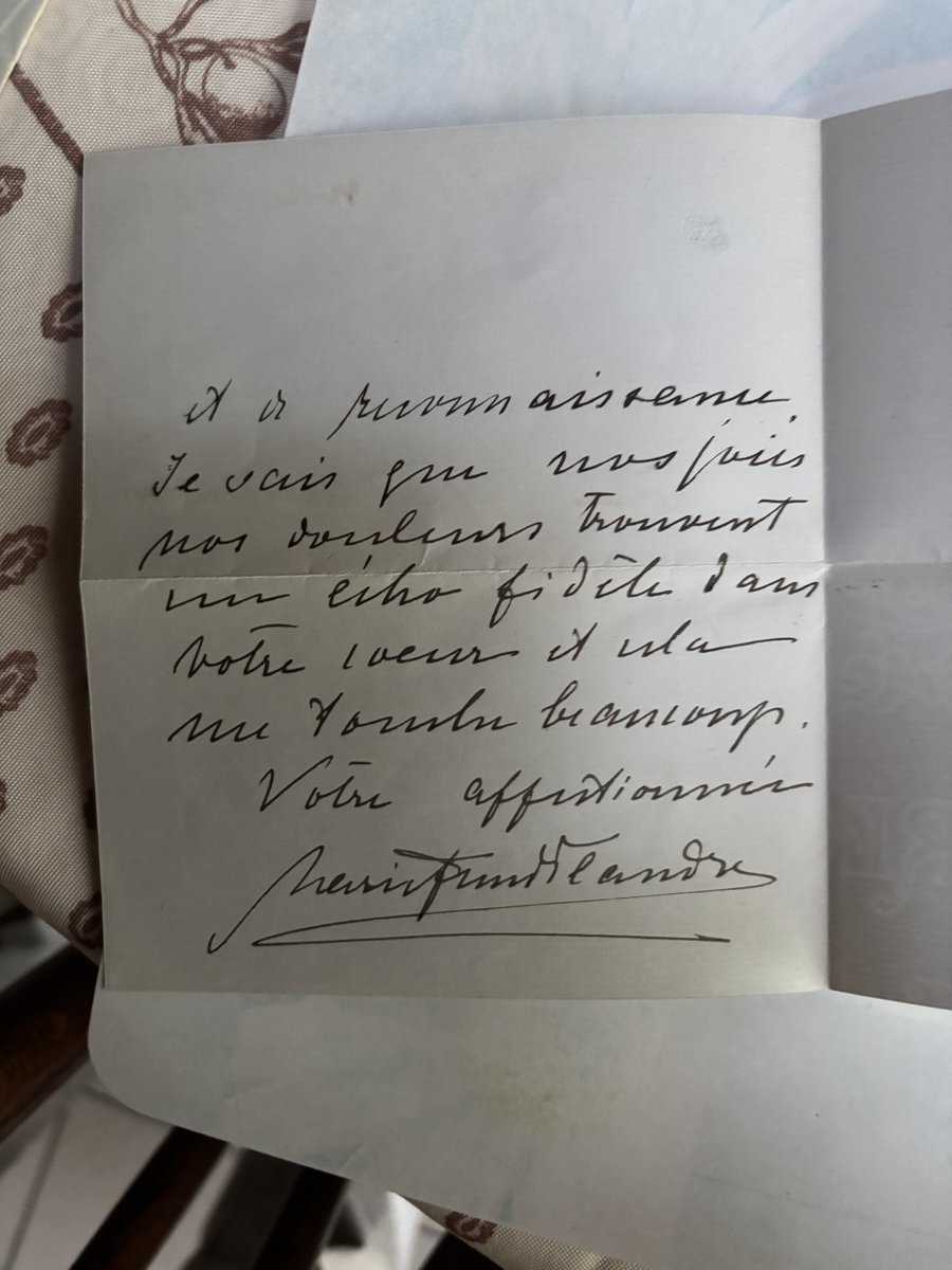 GeertJanssens68's tweet image. Nieuw in de collectie
📬 14 oktober 1903
👶 “Un second petit-fils belge…”
Vier dagen na de geboorte van prins Karel van België, de latere regent, stuurt gravin Marie een tedere dankbrief.
Haar harten zijn vervuld van vreugde — en dat deelt ze graag met haar trouwe…