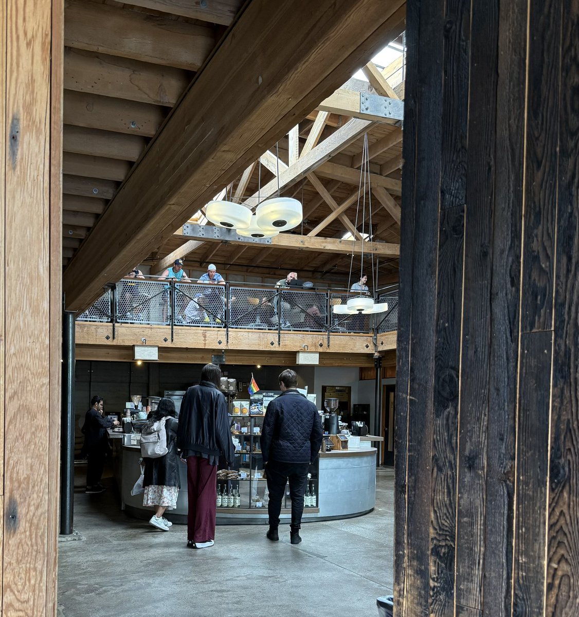 thealexmarley's tweet image. In SF today!
Was missing the co-working, coffee, and billboards about AI