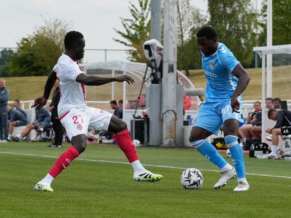 Coventry_City's tweet image. Putting some work through the legs of more of our boys. 🏋
Monaco lead by four now but it's been an even second period.