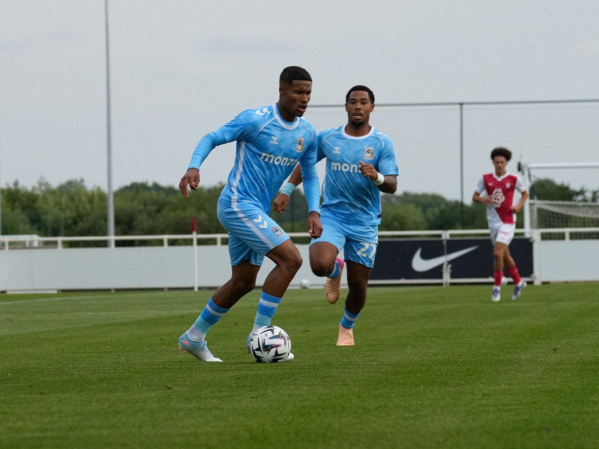 Coventry_City's tweet image. Putting some work through the legs of more of our boys. 🏋
Monaco lead by four now but it's been an even second period.