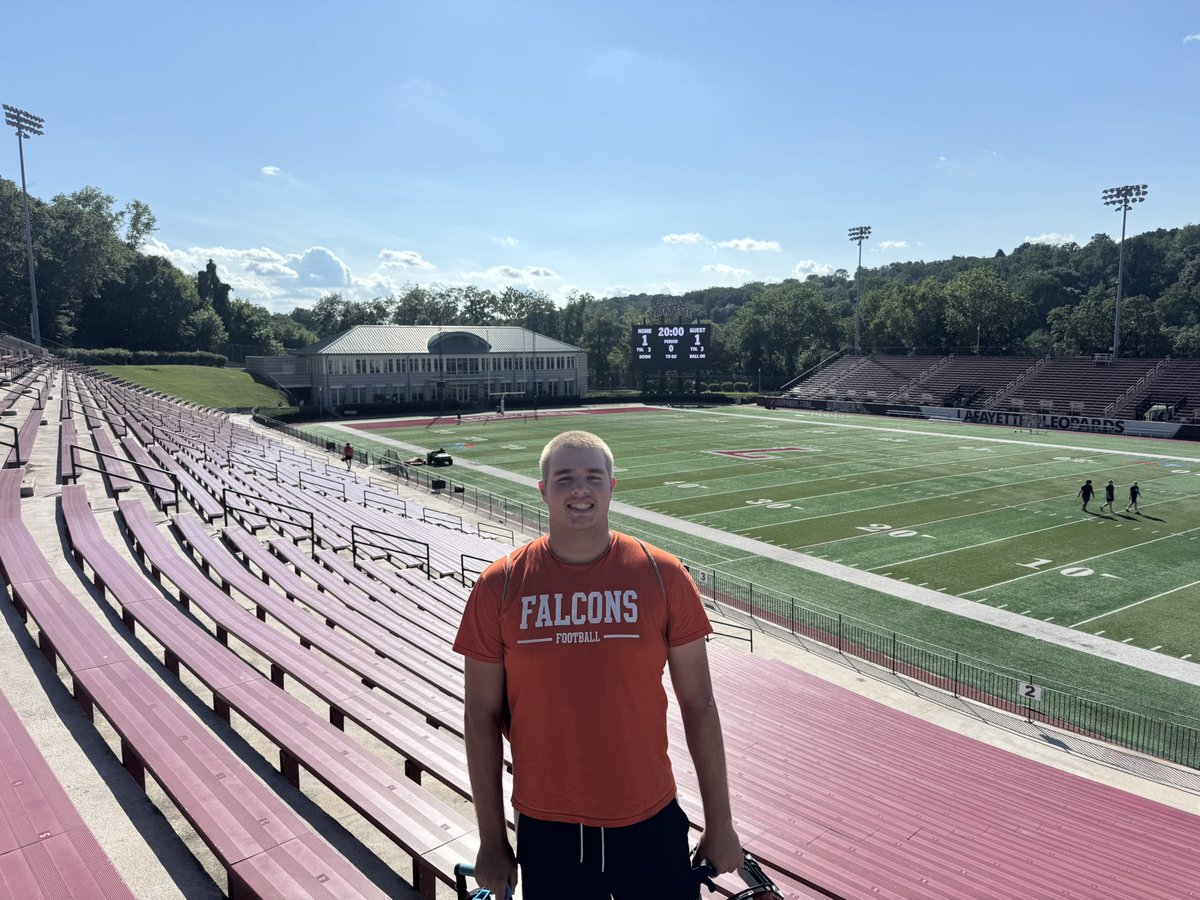 the_evanknight's tweet image. Had a great time at the @LafColFootball camp yesterday and would like to thank @Coach__Trox @Coach_Saint and all the other coaches for this opportunity!
@andrejones1185