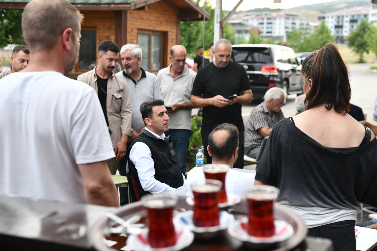 Tunceli Belediyesi (@tuncelibel62) on Twitter photo 📍15 Temmuz Şehitler Parkı’nda Yenileme Çalışmaları Başlıyor.
📌 Vali-Belediye Başkan V. Sayın Şefik Aygöl, 15 Temmuz Şehitler Parkı’nda incelemelerde bulundu.
👥 İncelemeler sırasında vatandaşlarımızla da bir araya gelen Sayın Valimiz, talepleri dinleyip parkla ilgili fikir 📍15 Temmuz Şehitler Parkı’nda Yenileme Çalışmaları Başlıyor.
📌 Vali-Belediye Başkan V. Sayın Şefik Aygöl, 15 Temmuz Şehitler Parkı’nda incelemelerde bulundu.
👥 İncelemeler sırasında vatandaşlarımızla da bir araya gelen Sayın Valimiz, talepleri dinleyip parkla ilgili fikir