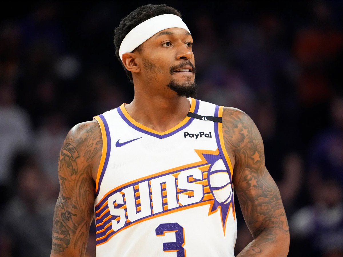 esidery's tweet photo. The Suns will now be officially below the luxury tax and both aprons once Bradley Beal’s salary on the books is stretched through 2030.

Phoenix can soon aggregate players in trades, regain free agency flexibility, plus unfreeze their 2032 first-round pick with one transaction. https://t.co/387K6FLtRt