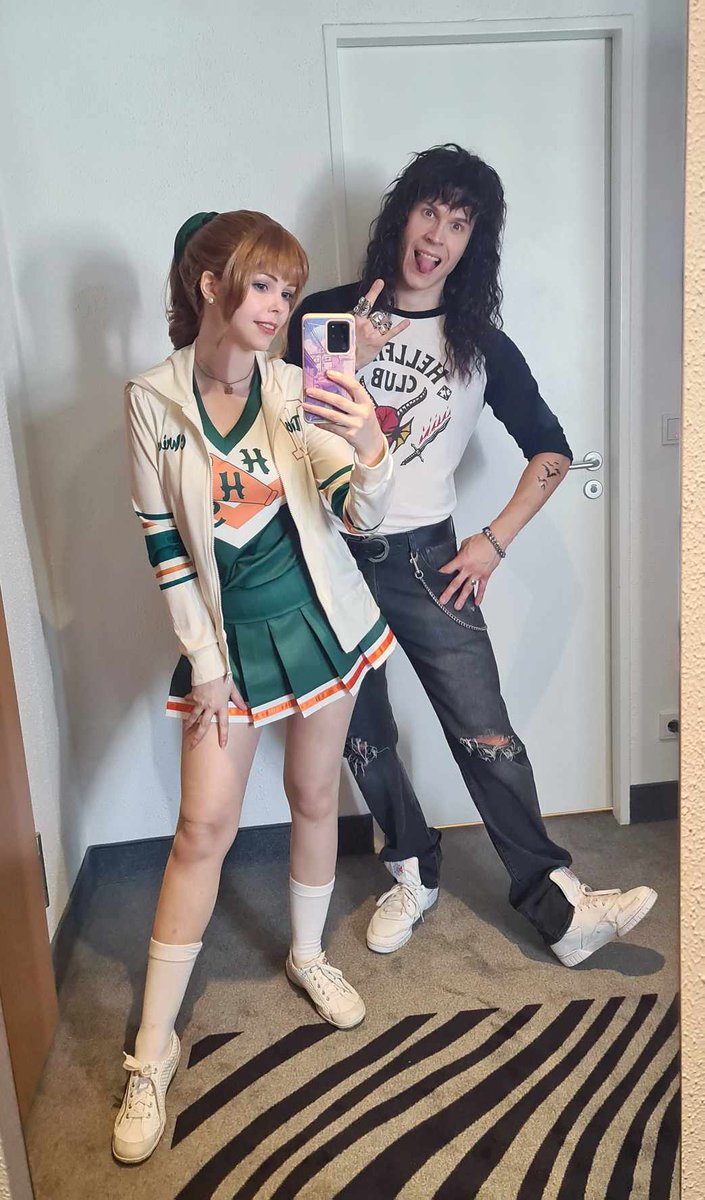 I gonna miss Eddie~
But wow I am SO excited for this finale *___*!!!

(cosplayers are <a href="/ElffiCosplay/">Elffi</a> and me)