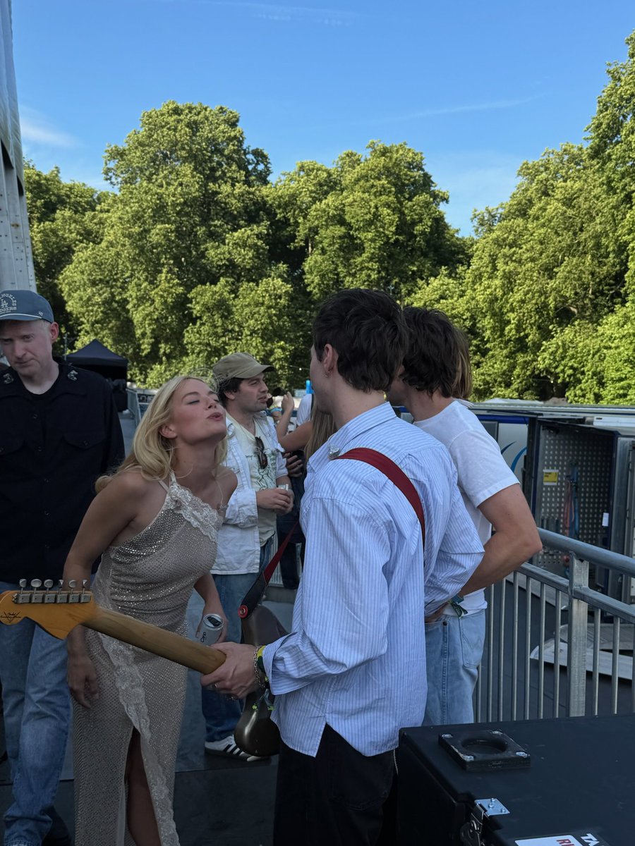 I’m seeing all of your screenshots getting tickets for these shows and it’s bursting my heart open. Thank you. We can’t wait. Our presale is now live for all shows!!!! Go get them quick ⏳⏳⏳❣️❣️