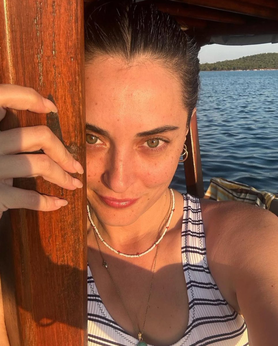 justtaslihaan's tweet image. Estetiksiz efektsiz makyajsız... Tam bi turkish beautyyy💗🥹🫶🏻
#kralkaybederse #turkishwomen