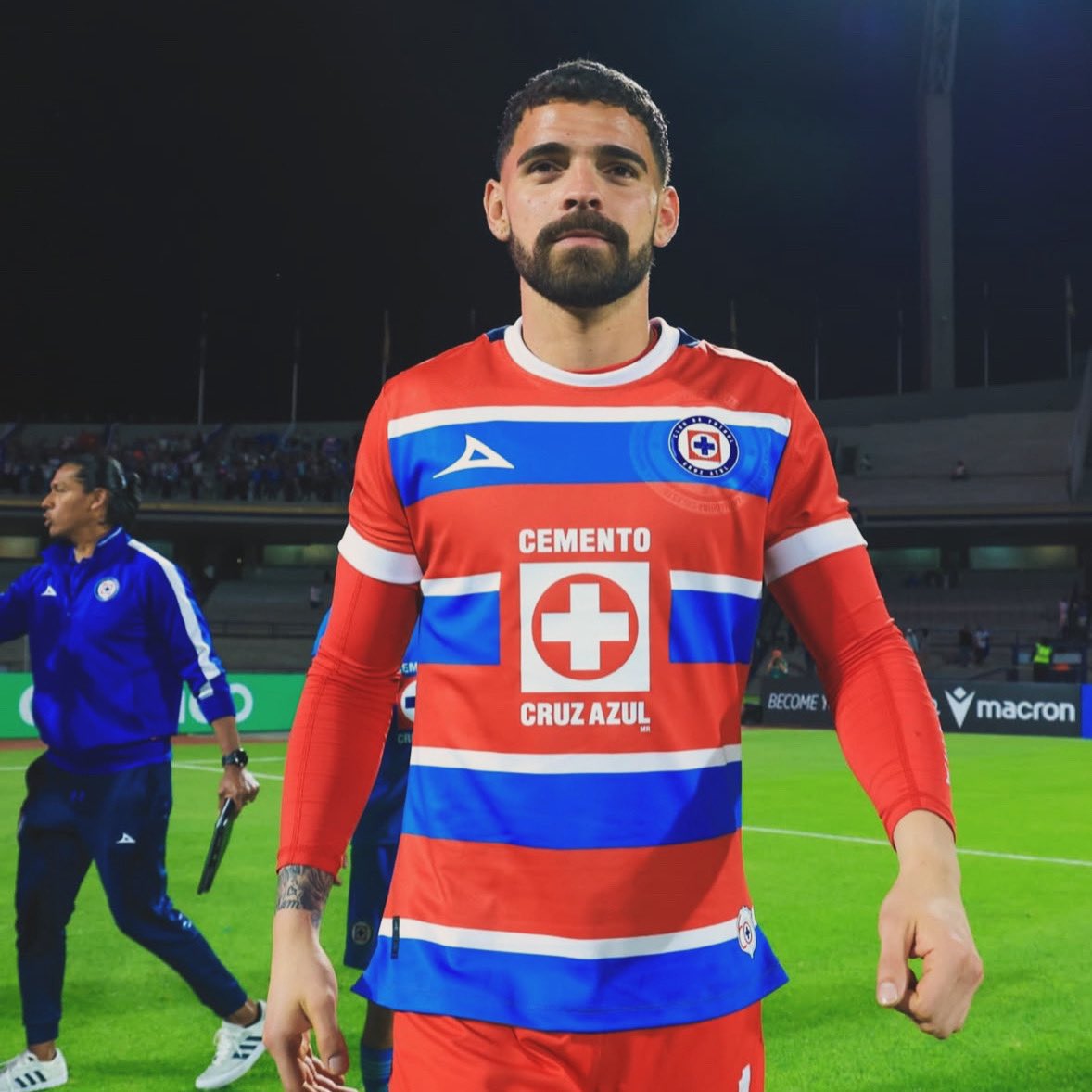 🚨Se cayó lo de Keylor Navas a Pumas

Pumas y Newell’s no llegaron a un acuerdo económico y el costarricense no llegará al Pedregal 

Parece ser que Pumas buscaría un portero con experiencia en la Liga MX, aunque tampoco se descarta la opción de Ospina

¿Les gustaría? 👇