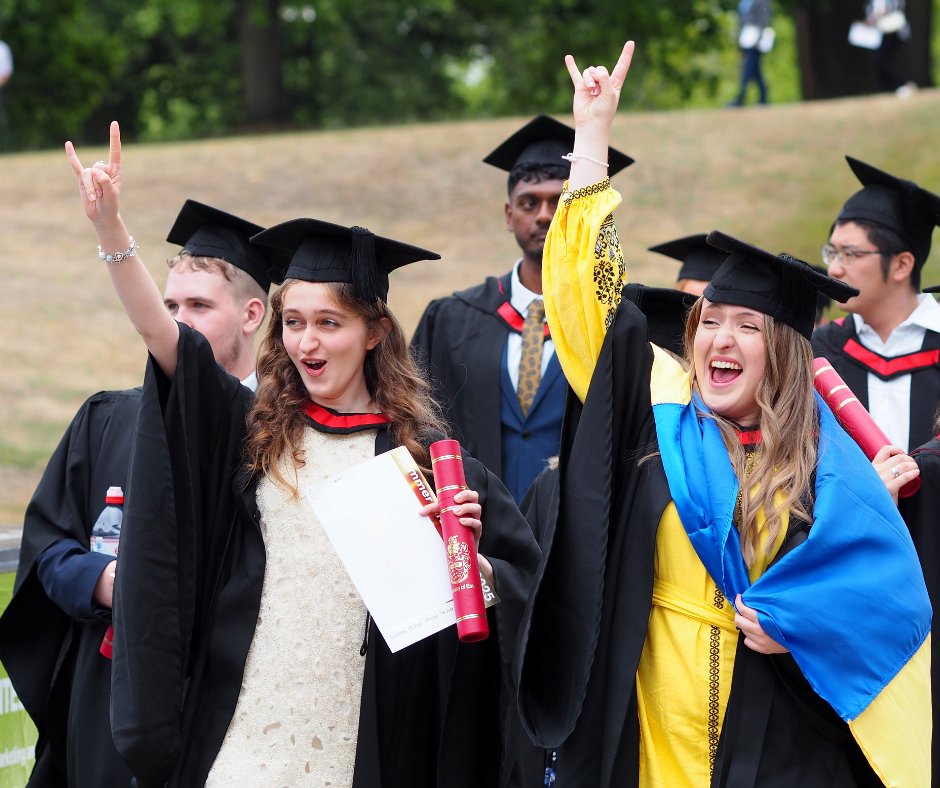 Uni_of_Essex's tweet image. From pure joy to overwhelming pride, #EssexGraduation brings all the emotion... and the perfect opportunity to strike a pose!
Day 2 of Summer Graduation has been another fantastic day of celebration.
Find more photos from today here: brnw.ch/21wUch6