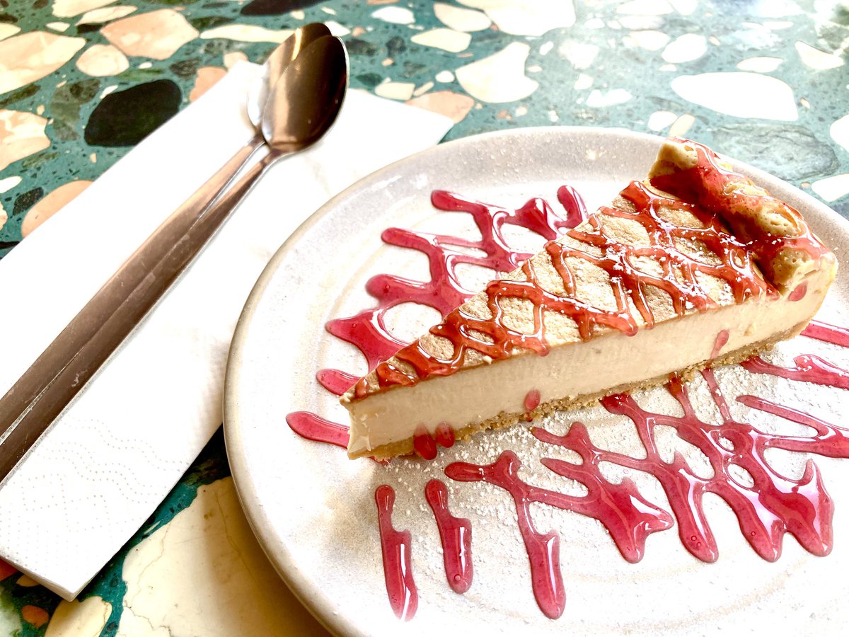 Nathan_Hartley_'s tweet image. Thanks to everyone for their birthday wishes 🎁
Today, I have been mostly… eating cheesecake 😋 👇
#VeganCheesecake #CamdenMarket #CamdenTown