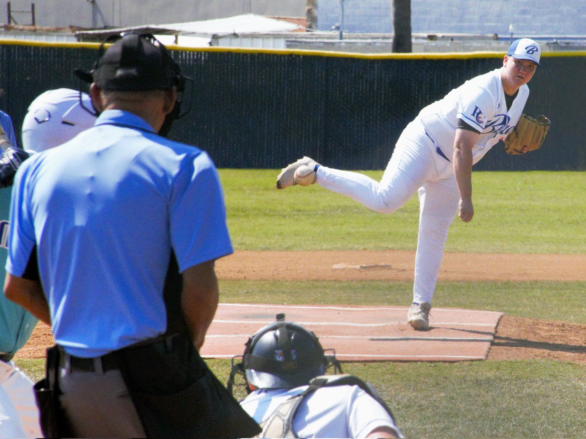 MJoycelll_2024's tweet photo. In playoff game 1, down 4-2, I entered in relief and battled to the end to give my team a chance. I faced the best competition of the summer ball season and had my best game.
2 1/3 IP 1R 0ER 1H 3K 1BB 1PK
@euEagleBaseball 🦅⬆️ @RiseAboveOC  💪🏼⚾️ https://t.co/Tw3YOPa2Wk