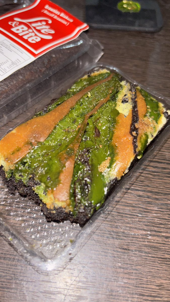 ini enak bngt anciss 🤤🤤 brownies fudgy matcha keju 🤤🤤