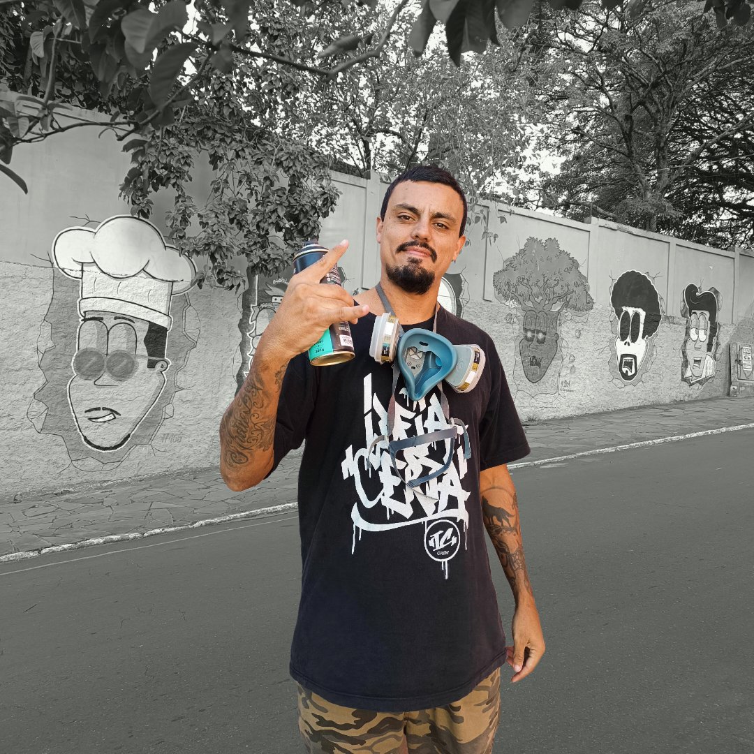 criptoface21's tweet image. 1/9
I’ve been creating graffiti art for years.
From southern Brazil, I’ve spread over 1,000 characters on the streets, always using art to bring color to forgotten walls.
But today, I want to share a piece that means more than any I’ve done before.
🧵👇