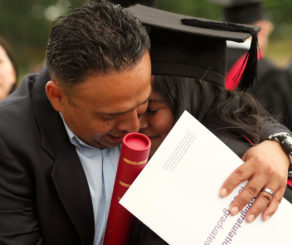 Uni_of_Essex's tweet image. From pure joy to overwhelming pride, #EssexGraduation brings all the emotion... and the perfect opportunity to strike a pose!
Day 2 of Summer Graduation has been another fantastic day of celebration.
Find more photos from today here: brnw.ch/21wUch6