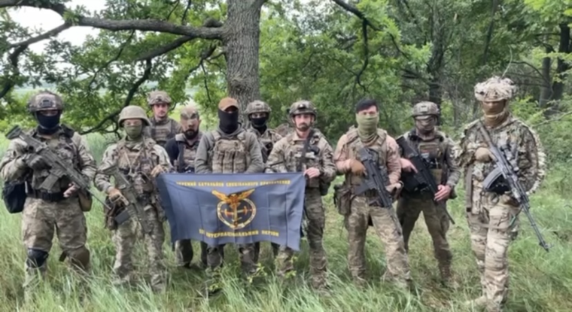 Hey international community - these are OUR guys. 
Volunteers from around the world standing up on the frontline to defend Ukraine and us all.
They are asking for our help.
🛻A truck for delivering food and ammunition; rotating troops; evacuating wounded.
help99.co/patches/canadi…