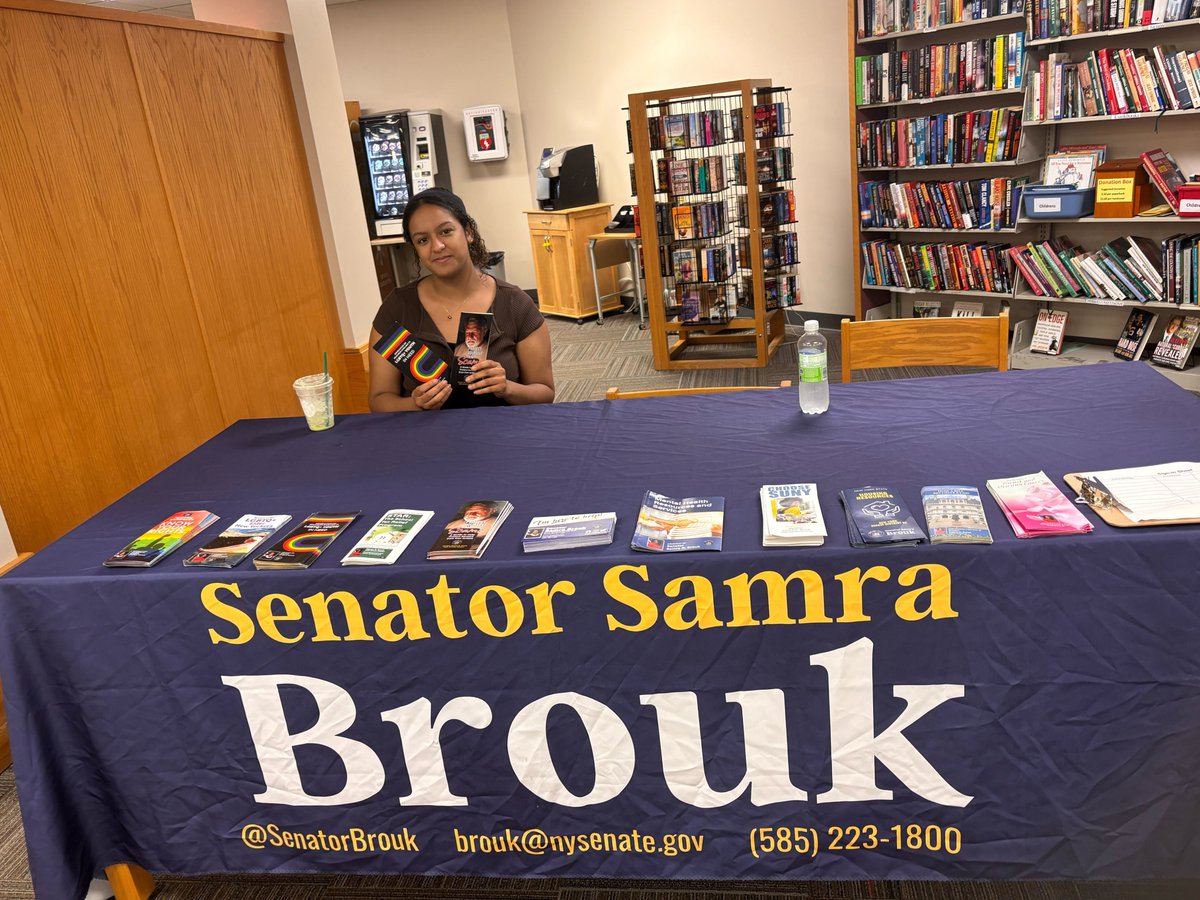 SenatorBrouk's tweet image. My team is at the Penfield Public Library today to share important resources and information about our community for you and your neighbors in District 55! Stop by and say "hello"–we will be here until 3 pm!