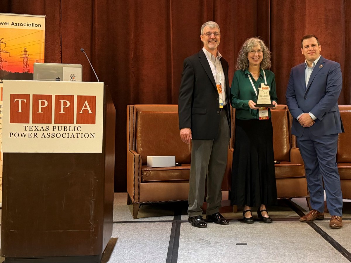 🎉 Congrats to KPUB Assistant GM Amy Dozier for receiving the 2025 Distinguished Service Award from TPPA! Her leadership is powering progress in Kerrville and beyond.
📖 Read more: kpub.com/kpub-assistant…
#PublicPower