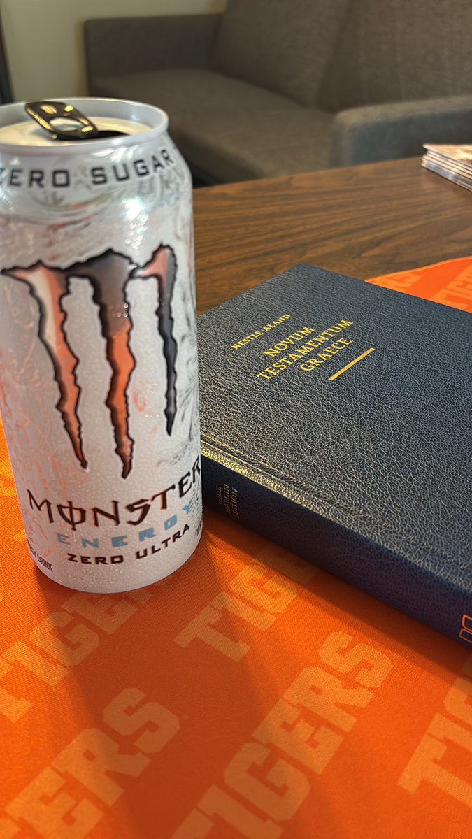 kingjames_alan's tweet image. Is this how you sermon prep?