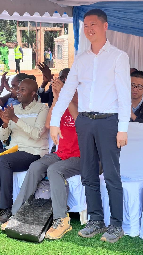 WKabagamba's tweet image. It was a pleasure for ⁦@aeerwanda⁩ to host the Chinese Ambassador at a solar energy project implemented in partnership with #Hongkong #Polytechnic University and #AEERwanda.