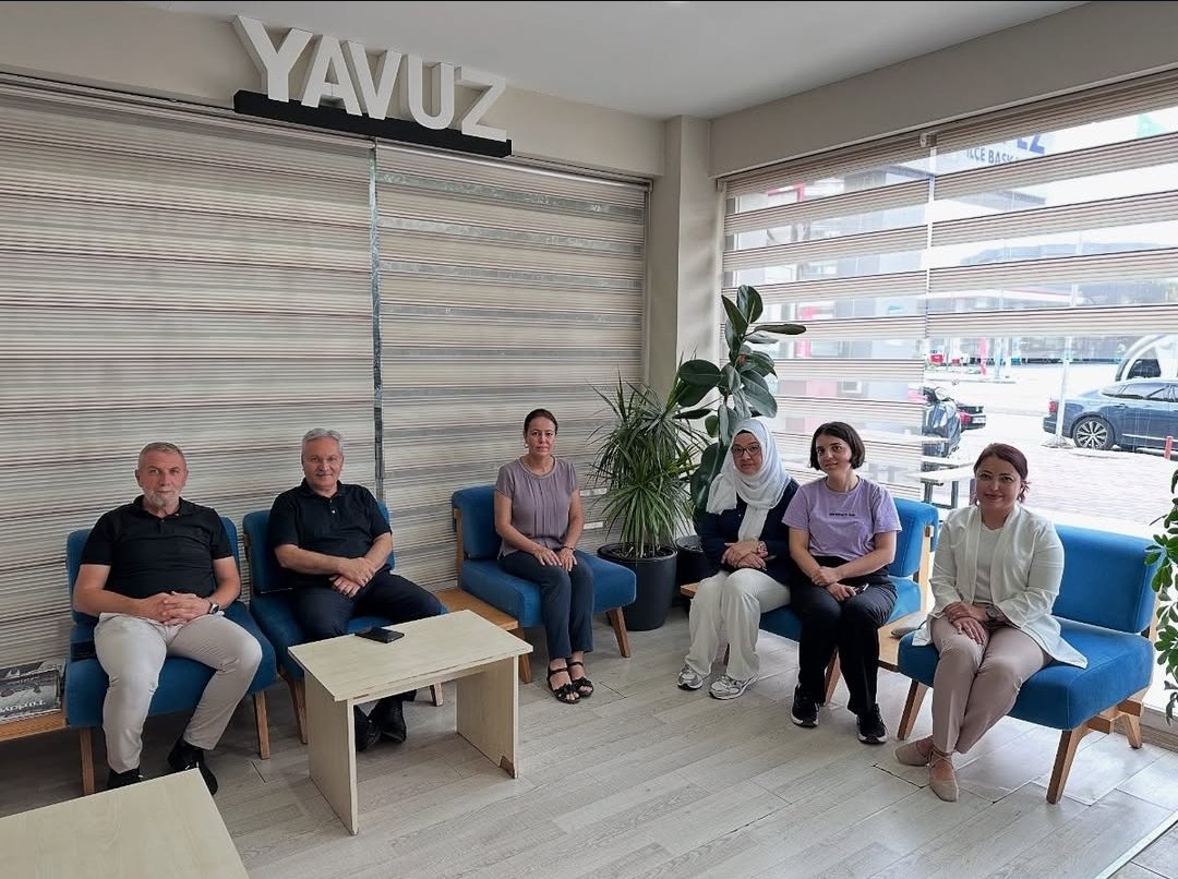 📍Kepez İlçe Başkanlığı 

Kadın Kolları başkanımız 
Sn.Eray Yıldız Ünlü,İlçe başkanımız
Sn.Hasan Demir ile bir araya gelerek ilçemizdeki çalışmaları istişarelerde bulundular. 

Kepez için durmadan yorulmadan çalışmalara devam ediyoruz.

Rabbim birliğimizi daim etsin.