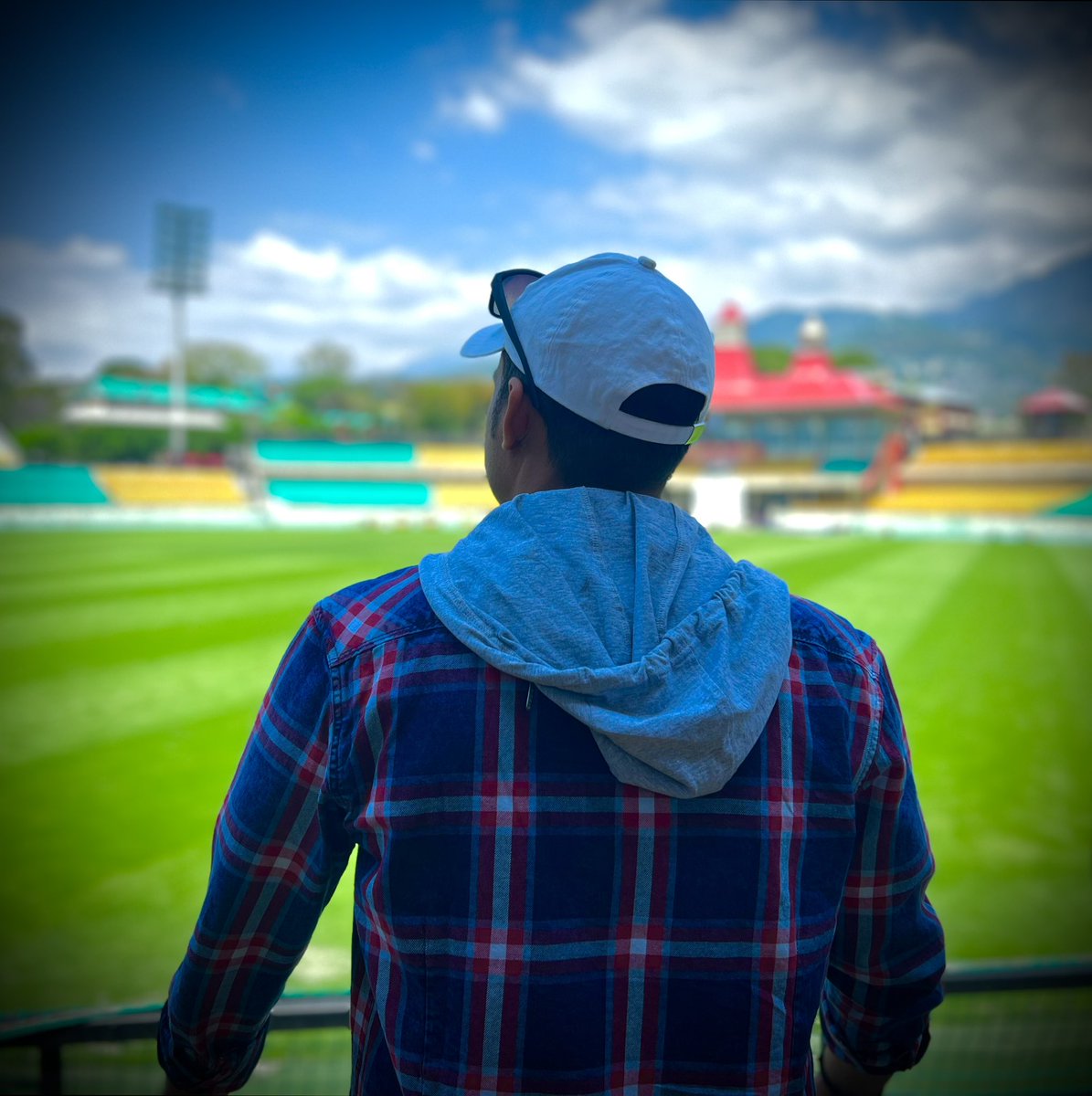 kavinikunj's tweet photo. जीवन बीत गया अभिनय में
कुछ पाने की ज़िद में बीता, 
कुछ बीता खोने के भय में
जीवन बीत गया अभिनय में …!

© निकुंज शर्मा

#poem #poetry #PoetryLovers #motivation #dreams https://t.co/QijxH2gef8