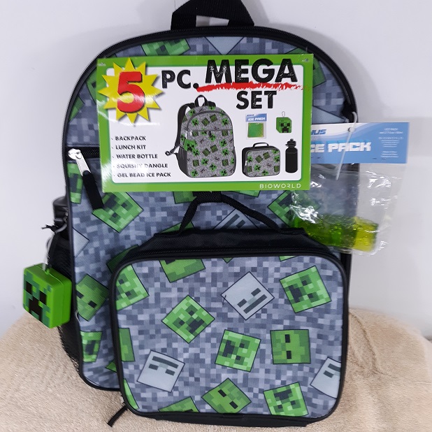 urbancowgirl224's tweet photo. MINECRAFT Backpack + Lunch Box Set NEW Book Bag Detachable Lunchbox NWT Bottle #minecraft #minecraftbackpack #minecraftlunchbox #minecraftlunchbag #creeperbackpack #creeper https://t.co/d8DlyJyPo3 #eBay via @eBay https://t.co/sKx48FbSOF