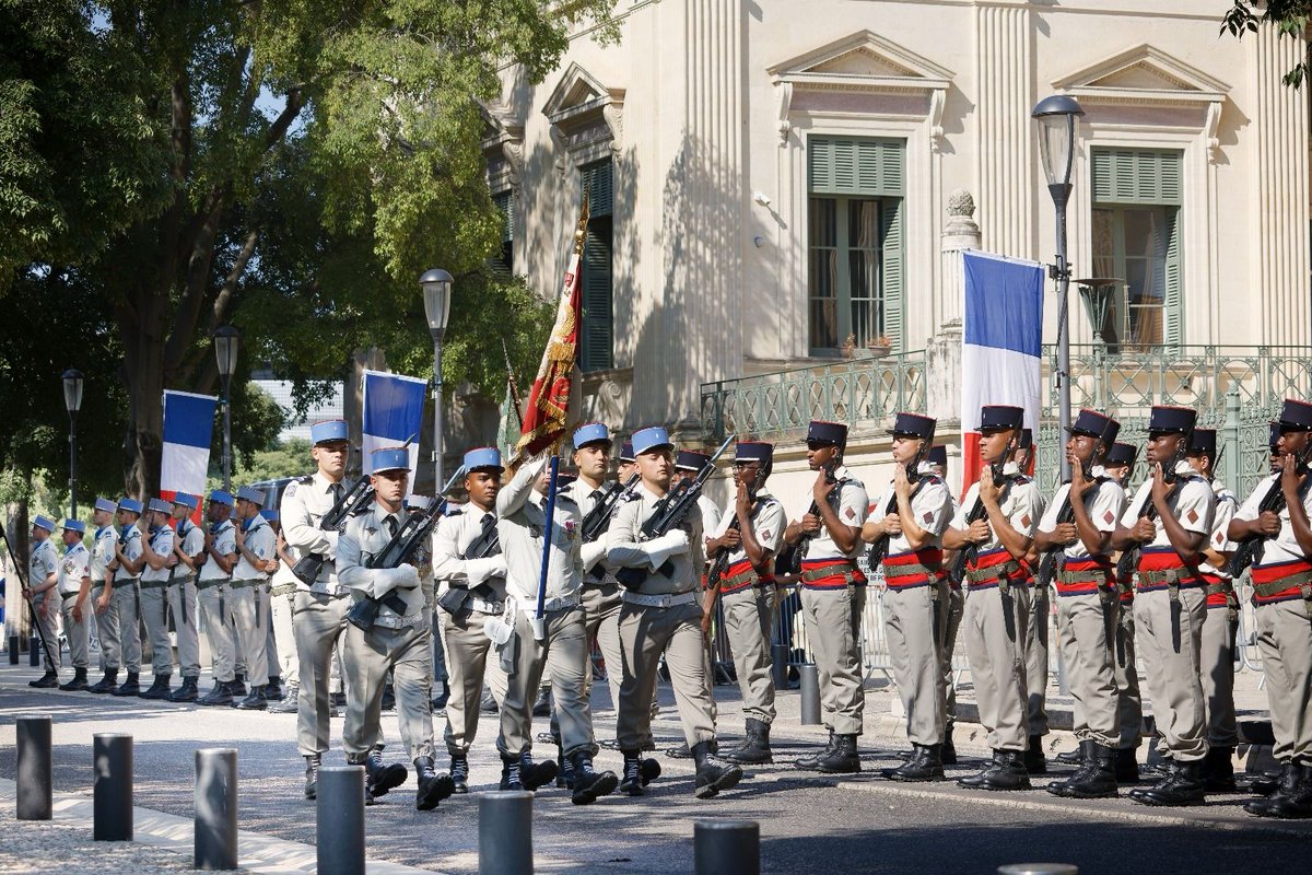 COM6BLB's tweet image. Ce lundi 14 juillet, la #6BLB a pris part à la cérémonie de la ville de Nîmes, présidée par le GBR CARLETON
@COM6BLB.